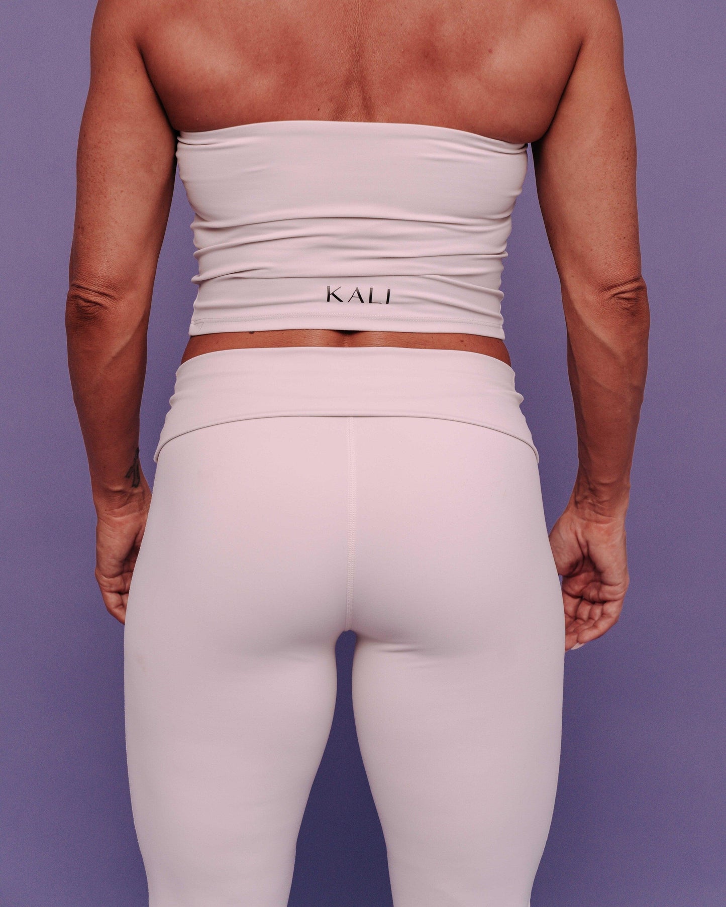 KALI FLARES LEGGINGS - ICED VANILLA