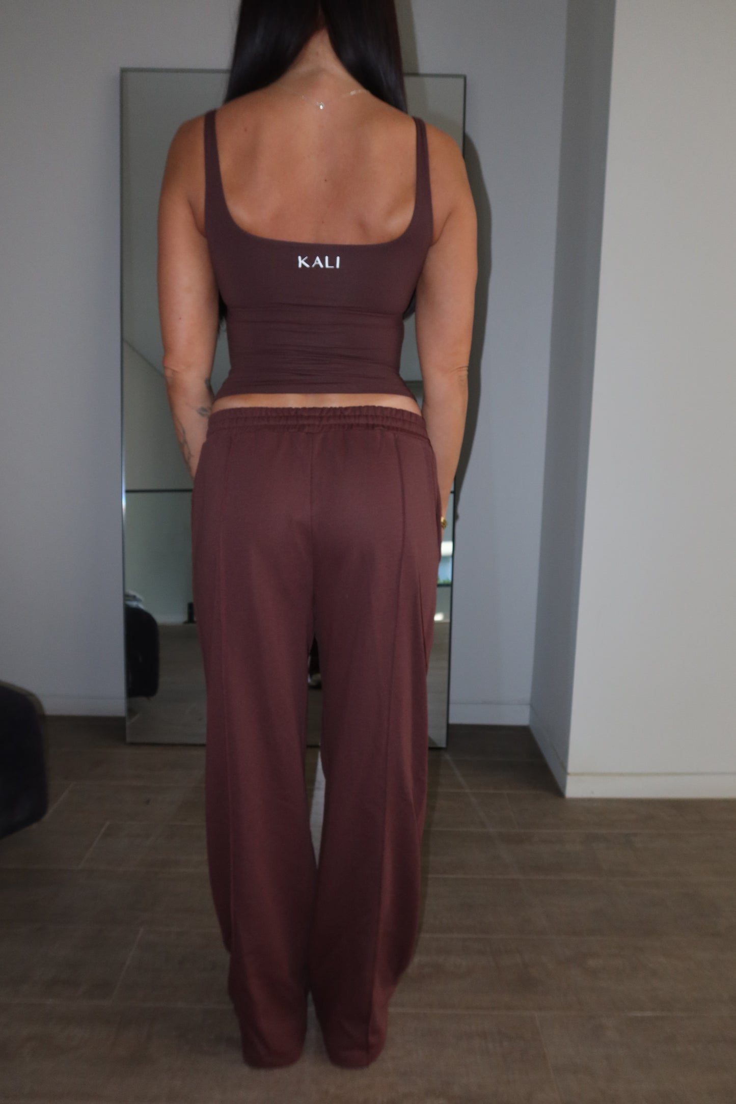 KALI LOUNGE SINGLET CHEST NUT